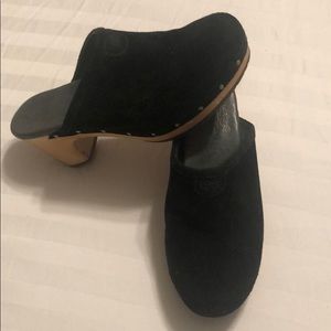 Ugg heal slide boots